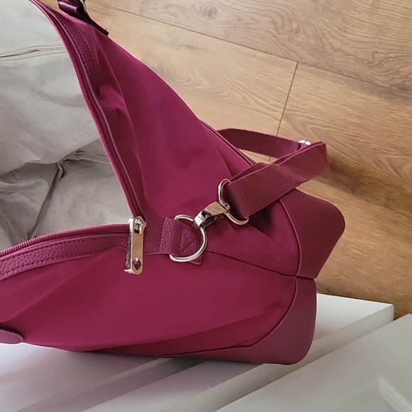 Thirty-One Crushed Berry All Weekend Exclusive Tote - Picture 4 of 6